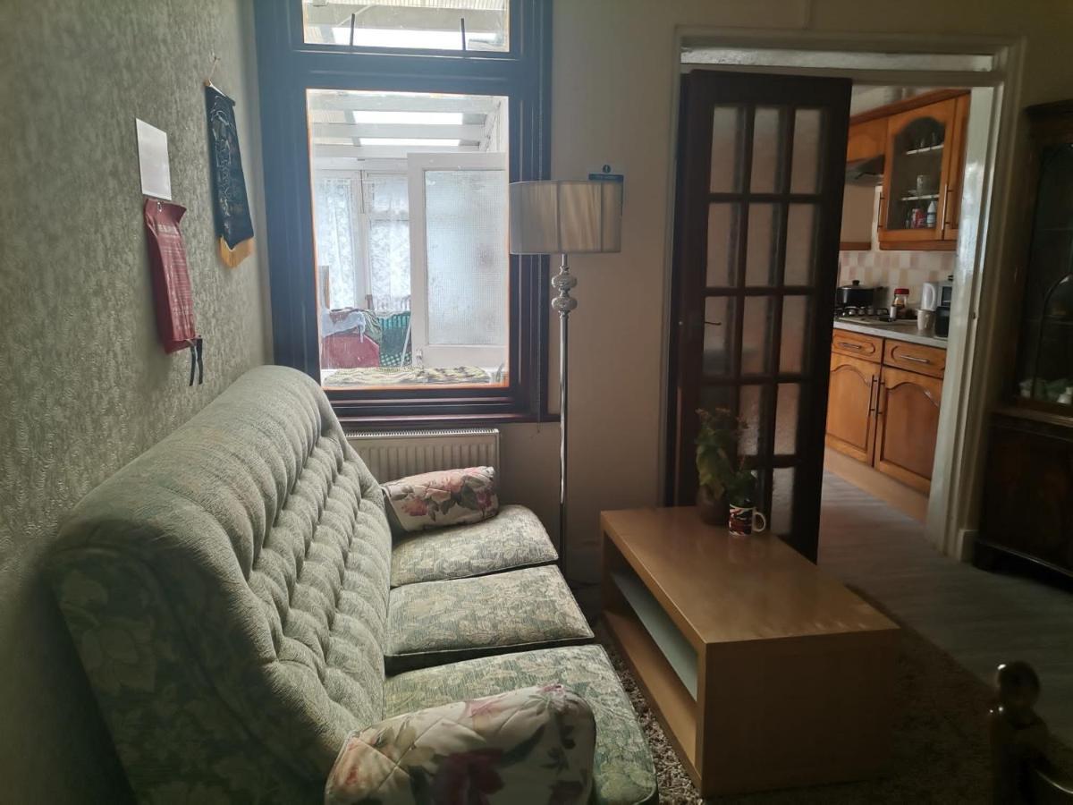Double Room Available- London Seven Kings Seven Kings Train Station Ilford Extérieur photo