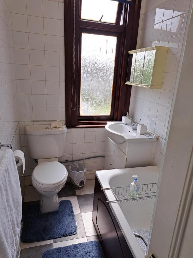 Double Room Available- London Seven Kings Seven Kings Train Station Ilford Extérieur photo